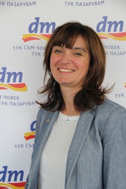 Те поемат поста от австрийския управител Томас Кьок, който ще отговаря за новосъздаденото подразделение на dm в Италия заедно с Хуберт Крабихлер.