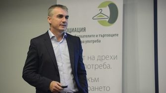 Годишно в страната се обработват над 50 хил. тона дрехи втора ръка