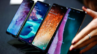 Samsung открива изцяло нова категория с първия си сгъваем смартфон