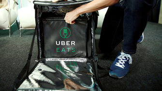 Uber понижава таксите за доставка на храни, за да изпревари конкурентите
