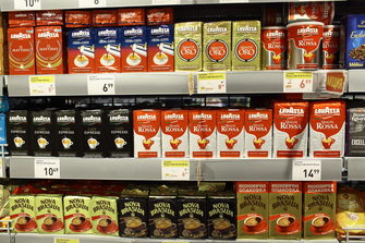 "Кока-Кола ХБК" спира да продава Lavazza само две години след като взе марката
