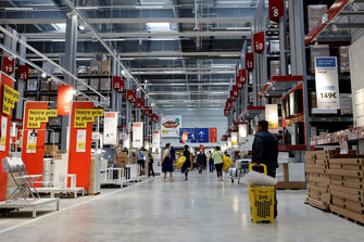 IKEA намалява цените заради по-ниските разходи за материали и доставка