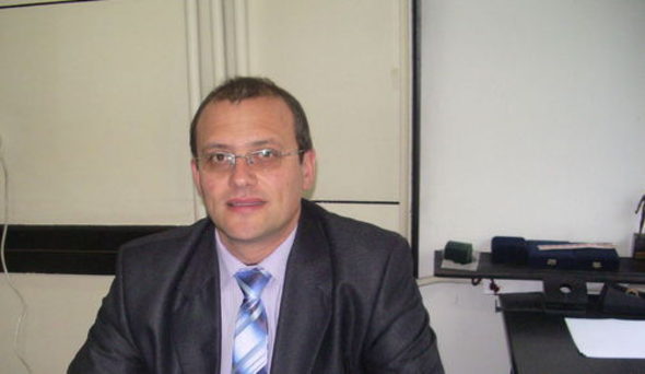 Той идва в асоциацията от дирекция "Здравеопазване на животните и безопасност на храните " в Министерството на земеделието и храните