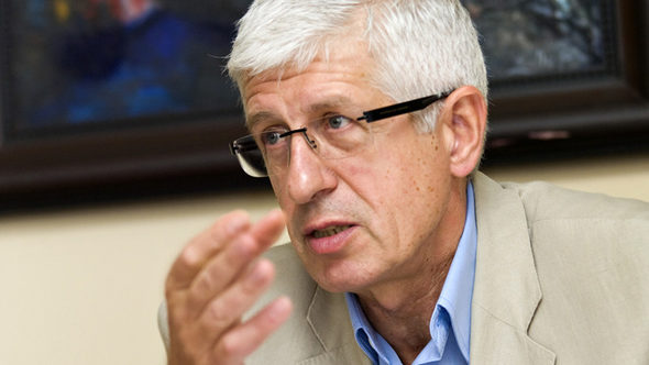 Румен Овчаров, депутат от БСП и бивш министър на икономиката и енергетиката пред "Капитал"