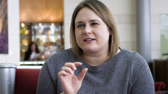 В повечето бръснарници в Южна Африка можеш да платиш за подстрижка чрез мобилния си телефон, казва дигиталният консултант в Ogilvy Group UK