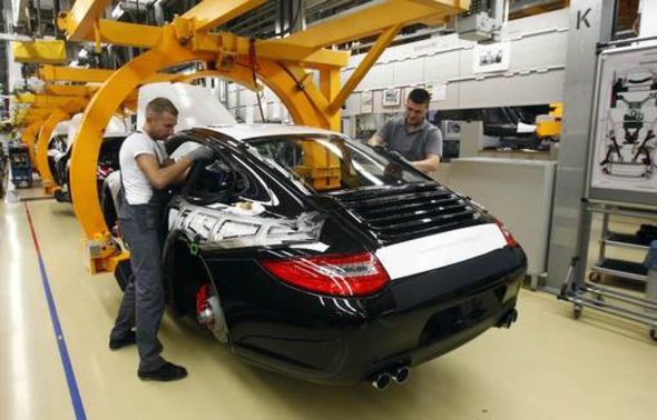 Автомобилната компания ще плати 4.46 млрд. евро за останалите 50.1%, които все още не притежава