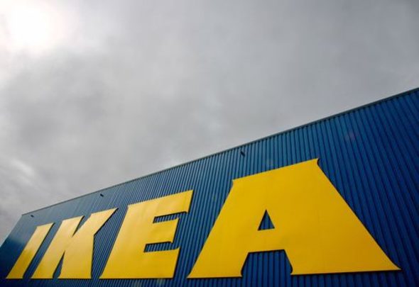 Това е вътрешна сделка между базираният в Лихтенщайн фонд "Интерого", управляван от основателя на "ИКЕА" Ингвар Кампрад, и регистрираната в Холандия дъщерна компания "Интер Икеа Системс"
