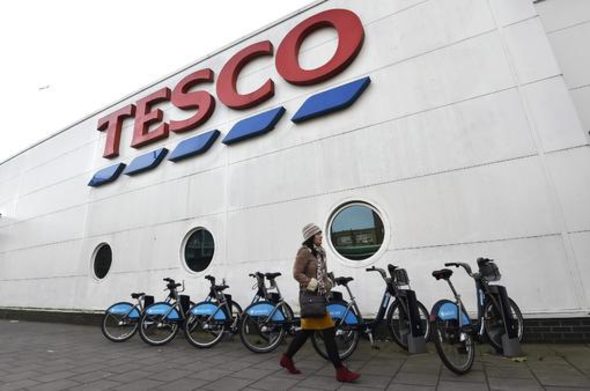 Веригата супермаркети Tesco влезе в историята на британския бизнес като една от компаниите рекордьори по най-голяма годишна загуба