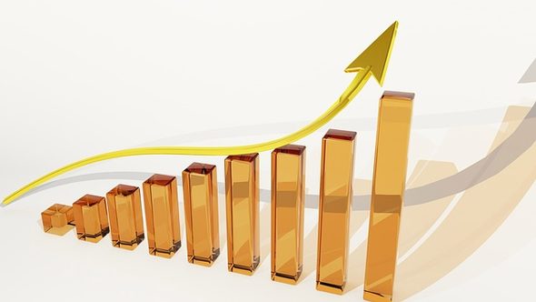 Спрямо предходния месец увеличение с 1.1% е отчетено в преработващата промишленост,  а с 0.2% - в добивната.