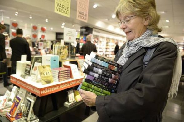 Опасенията им са, че търговецът придобива "безпрецедентна сила" на книжния пазар