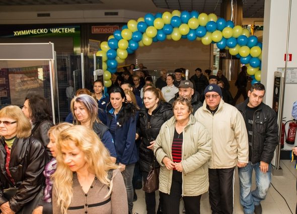 Това е петият магазин на веригата в морския град и 79-ти в страната