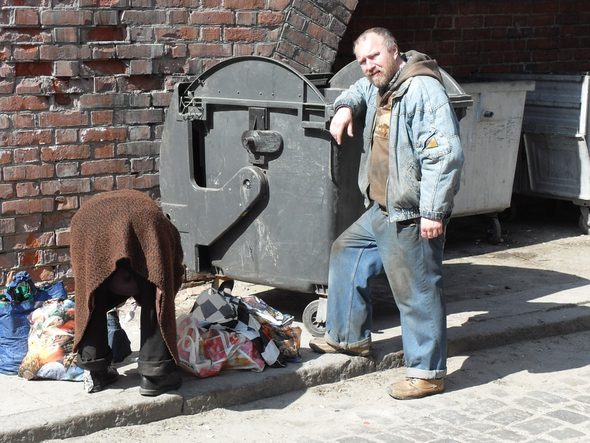 Изчислено е, че над седем милиона тона храна се изхвърлят във Франция ежегодно.