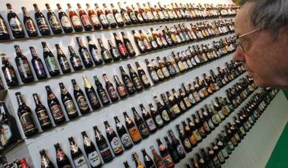 Edeka, Metro и Netto са наказани, след като властите са установили, че са били в заговор с пивоварния гигант Anheuser Busch за цената на някои марки бира