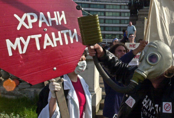 Да отпаднат тридесет километровите буфери около защитените зони на мрежата "Натура 2000", където досега не можеха да се садят генно модифицирани култури, предложи на обсъждане на промените в Закона за ГМО зам.-министърът на околната среда.