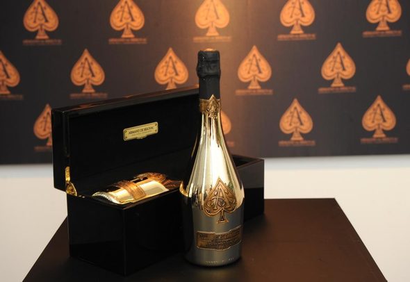 Дебютът беше отбелязан с дегустация в зала Farenah Champagne Hall в София.