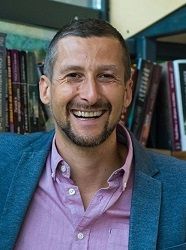 Най-големият онлайн търговец на дребно е подал съдебен иск срещу 1114 платени трола, които са заподозрени в публикуване на неверни коментари за стоките на сайта на интернет магазина