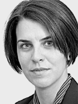 Дискусията на национално ниво в голяма степен повтаря тази на европейско ниво и на ниво ЕС. ЕК вече трета година - от 2008 г. насам, наблюдава пазара много отблизо.