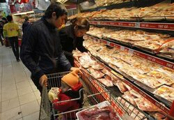 Резултатите са разклатени от слабото търсене на нехранителни продукти и продължителният спад в пазарите, подложени на строги ограничения.
