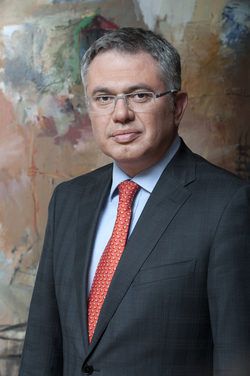 Николай Младенов, който управляваше компанията до началото на юни 2016 г., става изпълнителен директор на "Хайнекен" - Чехия.