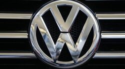 На Стария континент, където Volkswagen не възнамерява да обезщети финансово клиентите си, недоволството расте заради неравното третиране на американските и европейските потребители.