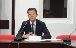 Председателят на Комисията за защита на потребителите Димитър Маргаритов представи презентация на тема "Информираният и активен потребител – естествен регулатор на пазара"