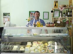 Искам да се концентрирам върху малко на брой, но качествени продукти. При голяма група стоки вниманието са размива, а контролът е по-труден, казва д-р Ярослав Димитров, собственик на "От фермата"