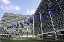 Трите компании са глобени с общо 166 млн. евро (176 млн. д.), защото са нарушавали антикартелните разпоредби заедно със Samsung SDI. Samsung обаче не е глобена, тъй като е уведомила властите за случая.