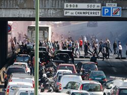 За да успокои гнева Uber обяви, че създава в страната спомагателен фонд от 2 млн. евро.
