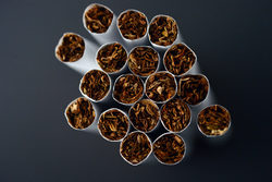 Продажбите на тютюневи изделия са до 950 млн. къса месечно и под нивата за миналата година