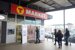 В България компанията управлява веригата T Market, която ще се разшири с поне 4 магазина през тази година