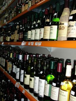 Болното място на сектора е нелегалното производство на алкохол, казаха от Асоциацията на производителите, вносителите и търговците на спиртни напитки у нас по време на разговор с министъра на финансите Пламен Орешарски. 