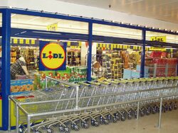 Lidl (Schwarz Group) откри магазин в испанския анклав Сеута, който се явява първия обект на компанията извън Европа, съобщи Planet Retail. 