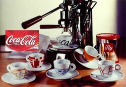 Coca-Cola и италианският производител на кафе illycaffe SpA съобщиха, че са постигнали споразумение за джойнт венчър, с което целят да се фокусират върху пазара на готови кафе напитки (ready-to-drink), съобщава руското информационно издание FoodNewsweek.  
