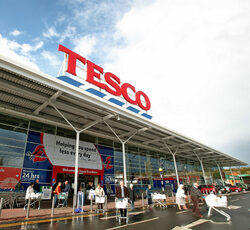 Третата по големина верига магазини за продажби на дребно в света - Tesco, даде старт на дългоочакваното си навлизане в САЩ с откриването на първия си магазин до Лос Анджелис, съобщи Ройтерс.