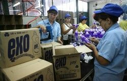 "Фикосота Синтез" придоби мажоритарен дял от фабриката за бързооборотни стоки "Оникс" в Украйна, съобщиха от компанията. Стойността на сделката е част от тригодишния инвестиционен план в размер на 12 млн. долара, който българският производител ще реализира в Украйна.