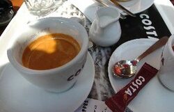 Британската верига кафетерии "Коста Кафе" (Costa Coffee), която присъства у нас от края на 2006 г., планира да инвестира в изграждането на 50 заведения у нас през следващите пет години, съобщи sgrada.com.