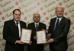 Верига супермаркети "Пикадили" получи сертификати по ISO 9001:2001 - "Системи за управление на качеството" и ISO 22000:2005 - "Системи за управление на безопасността на храните". 