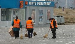Безмитните магазини и бензиностанциите по сухопътната граница със Сърбия, Турция и Македония ще бъдат закрити веднага след като влязат в сила промените в Закона за безмитната търговия, реши правителството във вторник, пише "Дневник". 