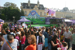 Пътуващата експозиция Milka Alpine Tour 2008 пристигна в София и от днес започва своята голяма обиколка в България. В периода 4-14 септември седем от най-големите български градове ще бъдат домакини на събитието.