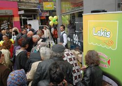 С откриването в Пловдив на поредното заведение Lakis, общият брой на обектите от веригата за бързо хранене достигна 120,  съобщиха от компанията "Белла България".