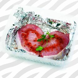 Свински стек "Валентина" е част от новата продуктова серия свежо овкусено месо "Амми", която фирма "Унитемп" пусна на пазара през ноември миналата година.
